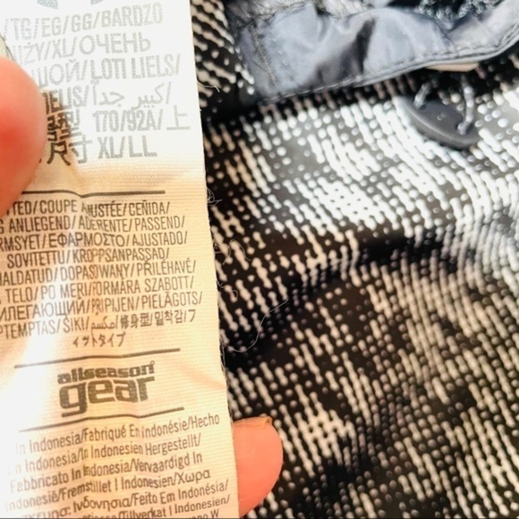 under Armour Storm Digi Camo Windbreaker Jacket - Picture 10 of 14